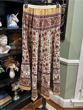 Vintage Hand‑Printed Cotton Skirt – Made in India – Size Small